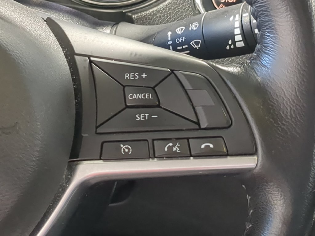 Used 2017 Nissan Rogue Sport SV w/ SV All-Weather Package AWD/4WD image 29