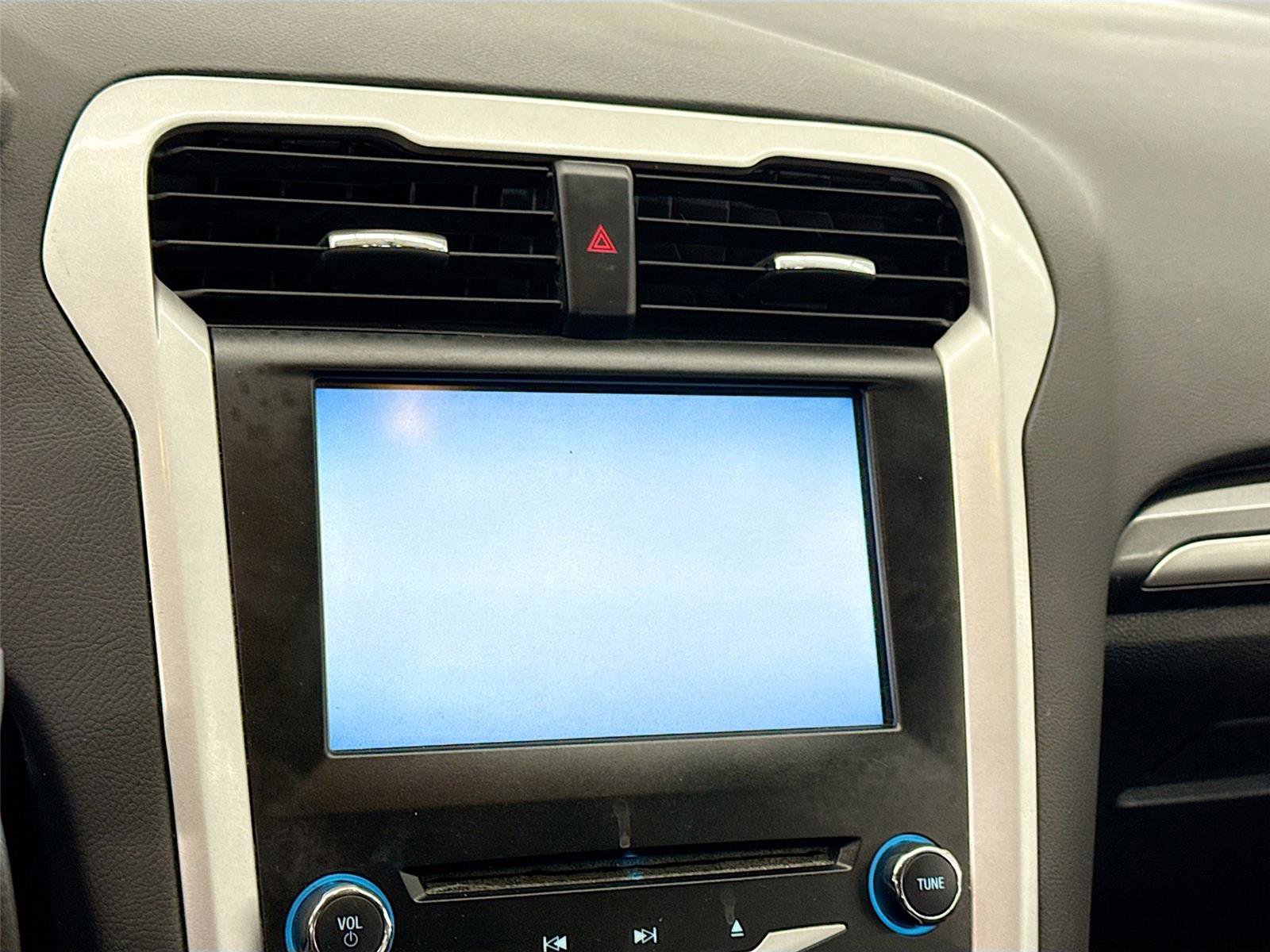 Used 2014 Ford Fusion SE image 4