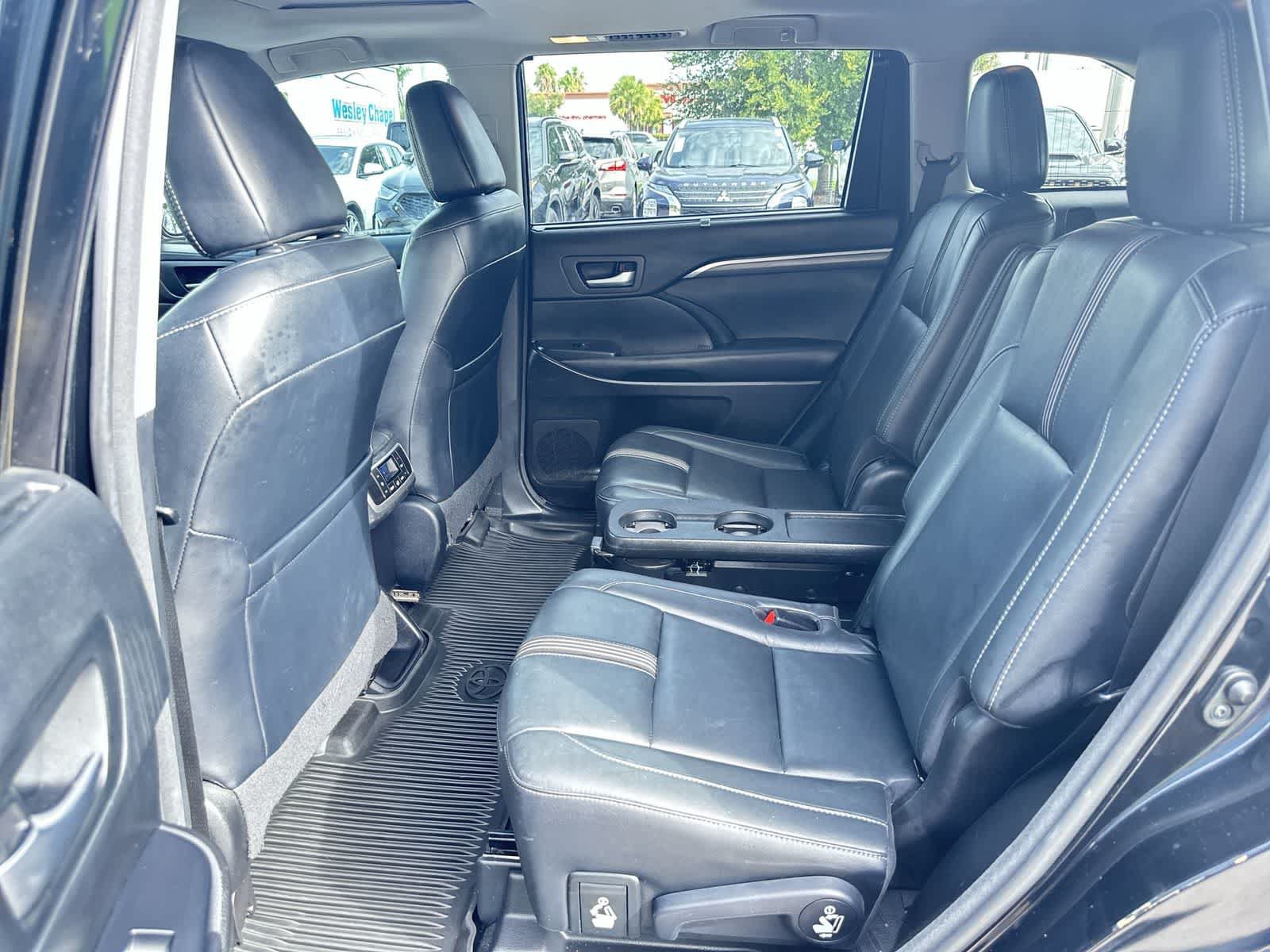 Used 2018 Toyota Highlander SE AWD/4WD image 15