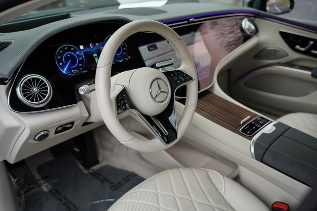 Used 2022 Mercedes-Benz EQS 580 4MATIC Sedan image 19