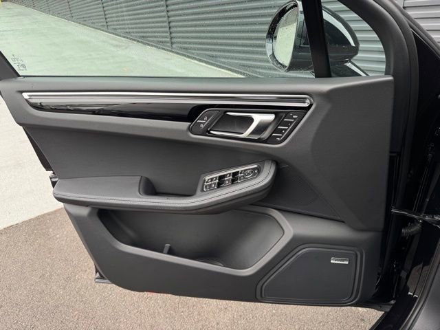 New 2026 Porsche Macan S image 13