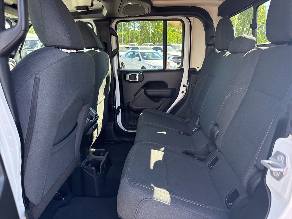 Used 2025 Jeep Gladiator Sport image 10