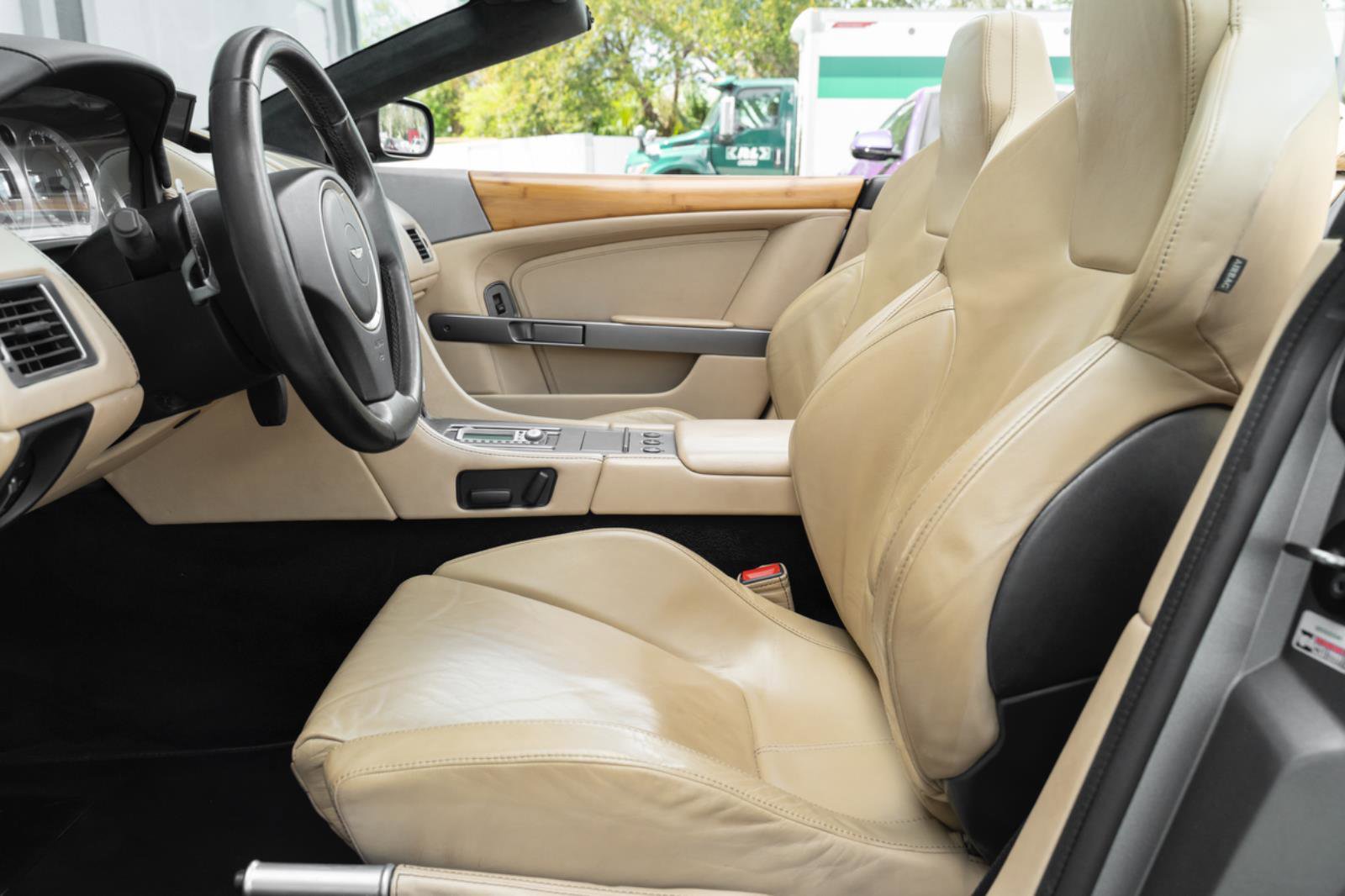 Used 2006 Aston Martin DB9 Volante image 22
