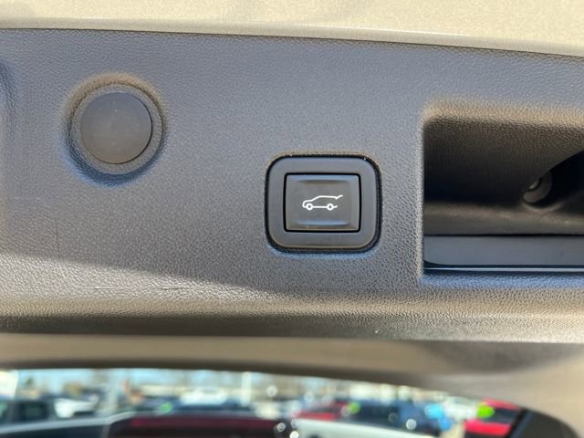 Used 2023 Chevrolet Equinox RS FWD image 18