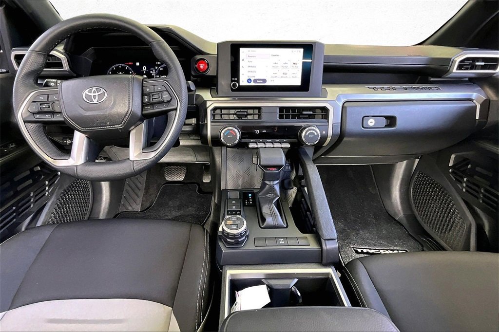 Used 2025 Toyota Tacoma TRD Off-Road image 8