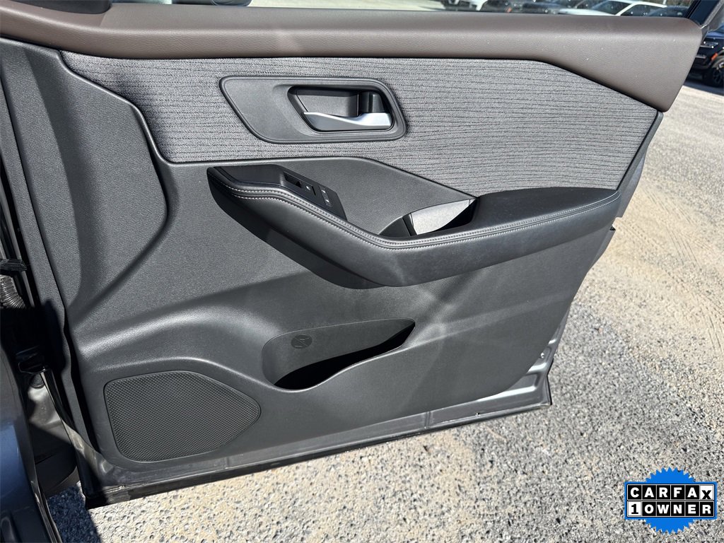 Used 2022 Nissan Rogue SV image 37