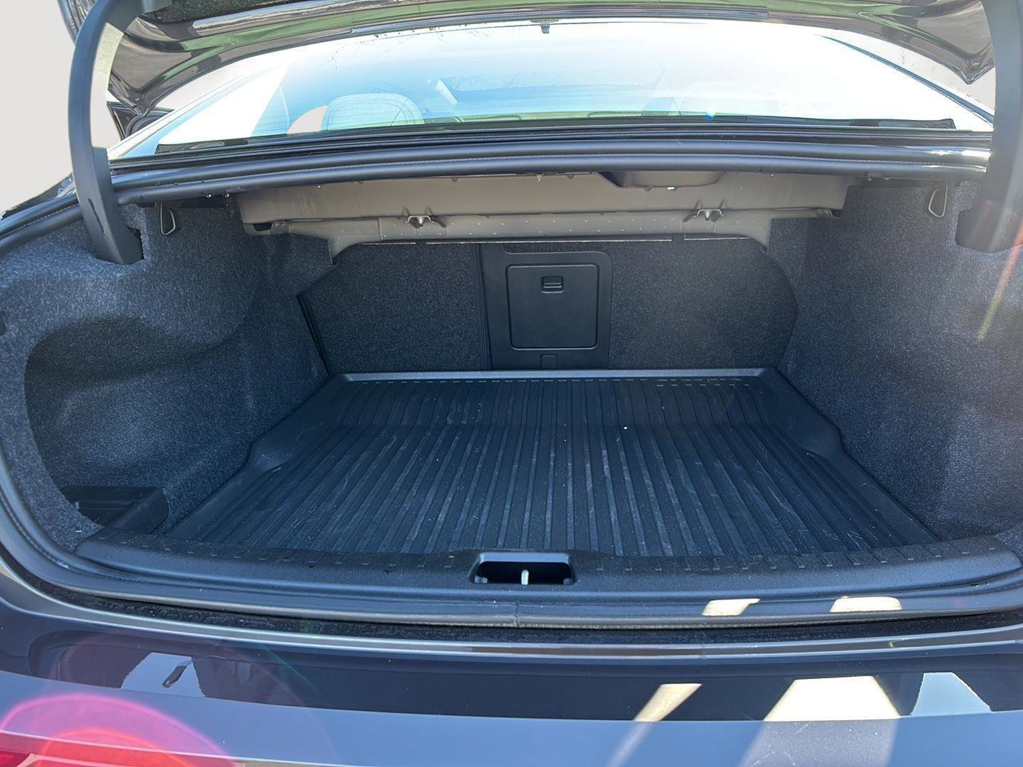 Used 2024 Volvo S60 B5 Plus w/ Climate Package image 18