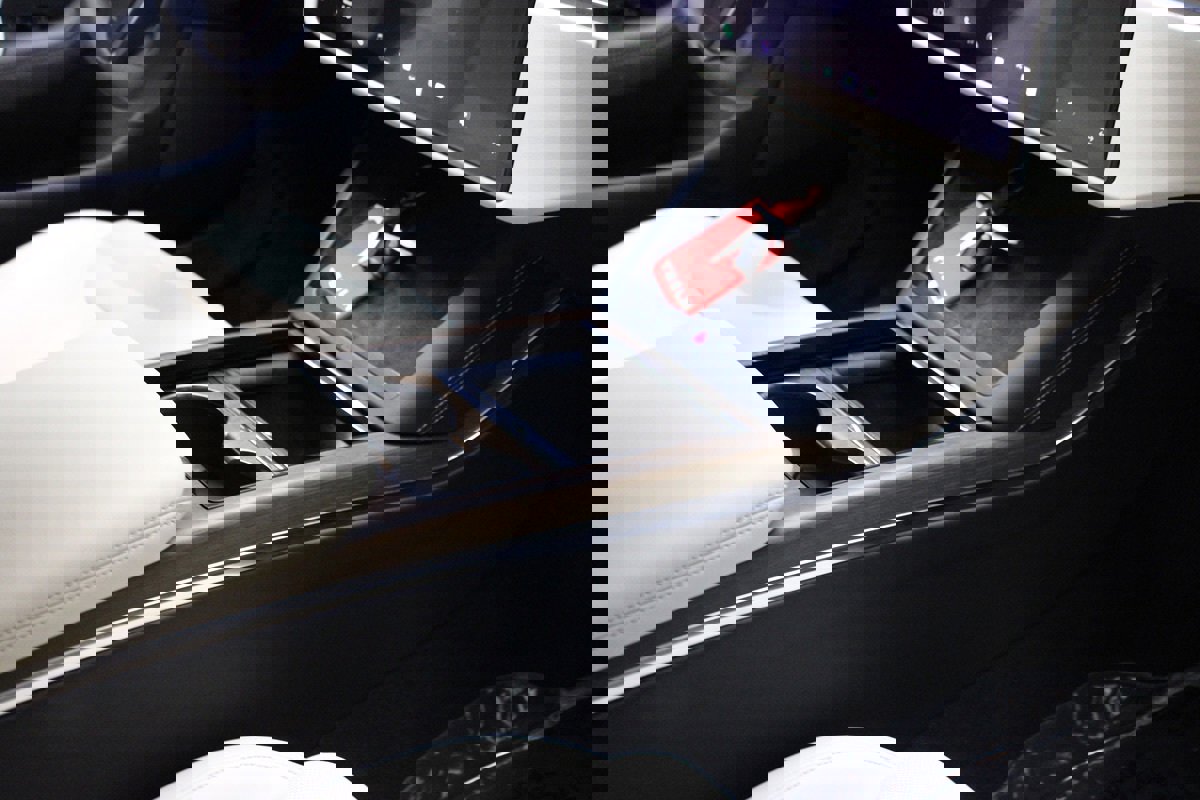 Used 2022 Tesla Model S AWD image 9