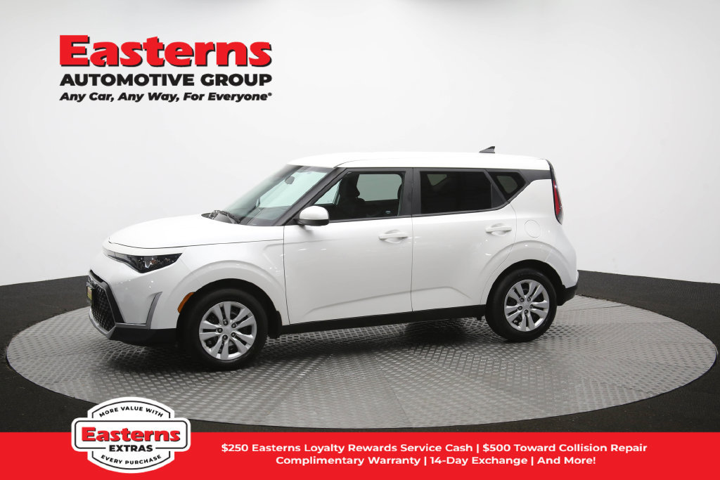 Used 2023 Kia Soul LX FWD image 57