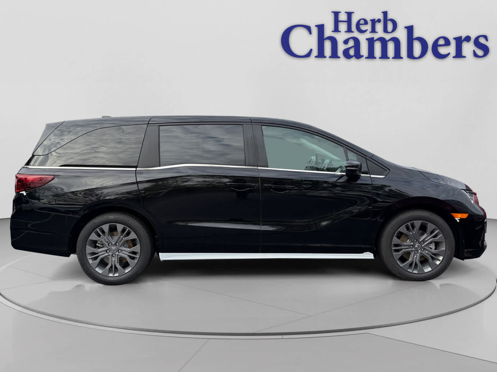 New 2026 Honda Odyssey Touring image 10