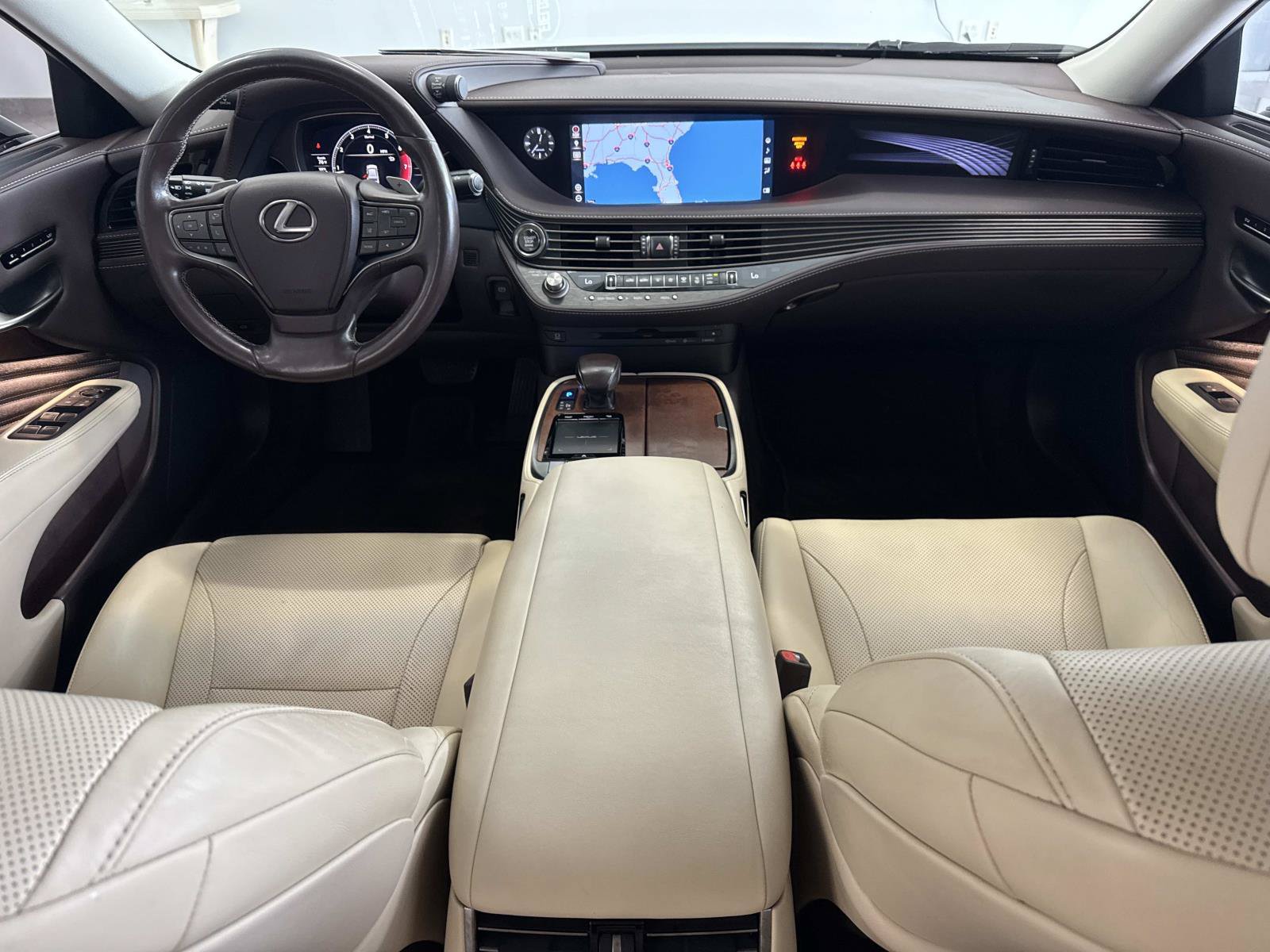 Used 2020 Lexus LS 500 w/ Accessory Package (Z1) RWD image 8