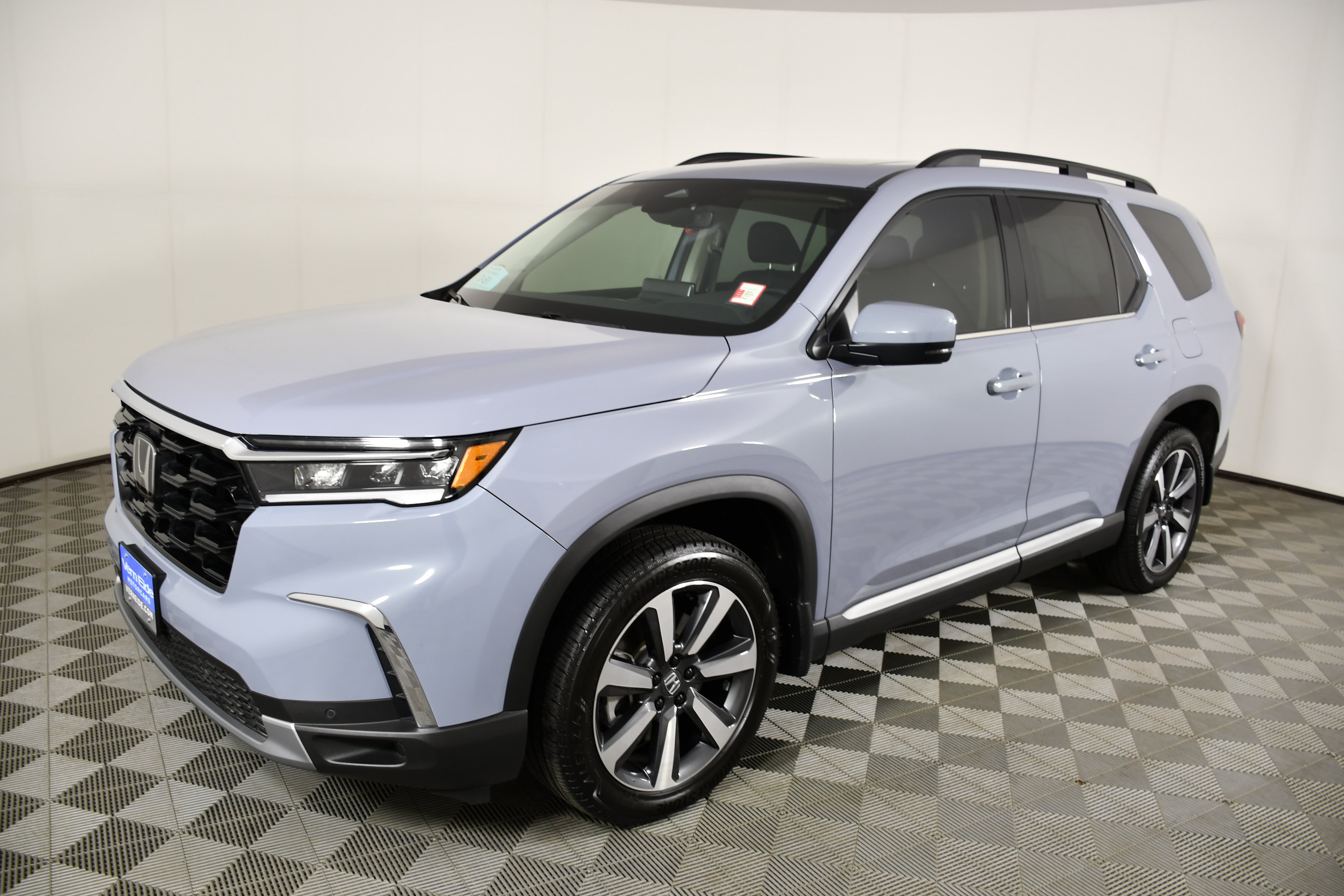 Certified 2025 Honda Pilot Touring image 10