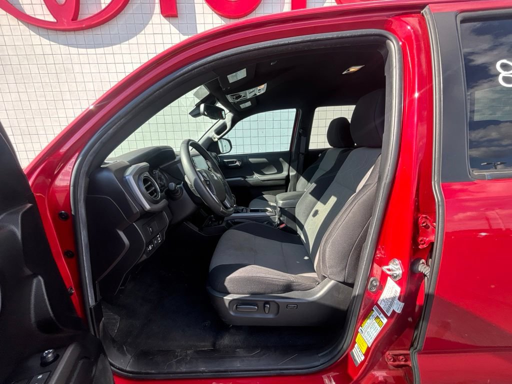 Used 2023 Toyota Tacoma TRD Off-Road AWD/4WD image 3