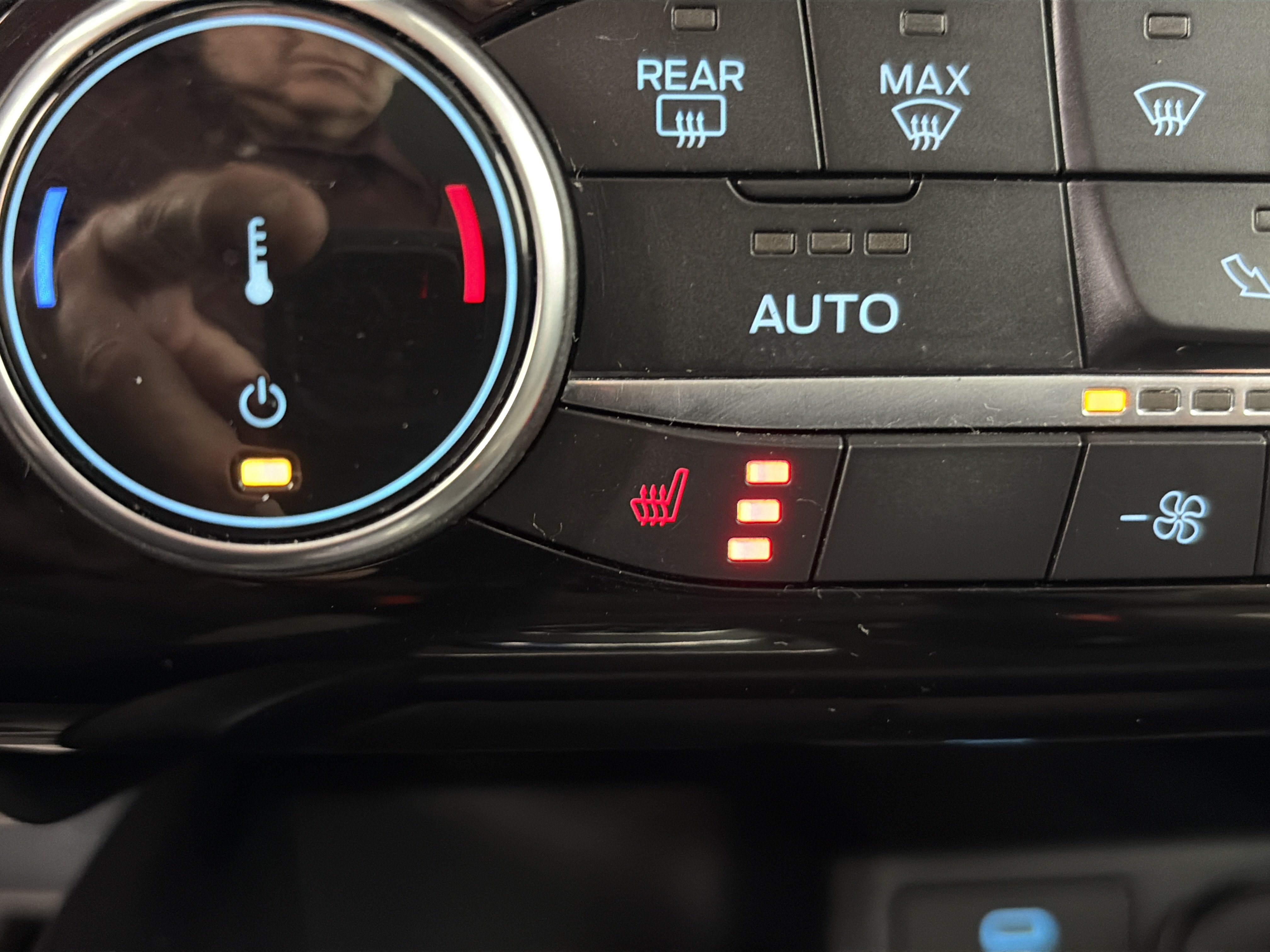 Used 2022 Ford Escape SE w/ SE Sport Appearance Package AWD/4WD image 23