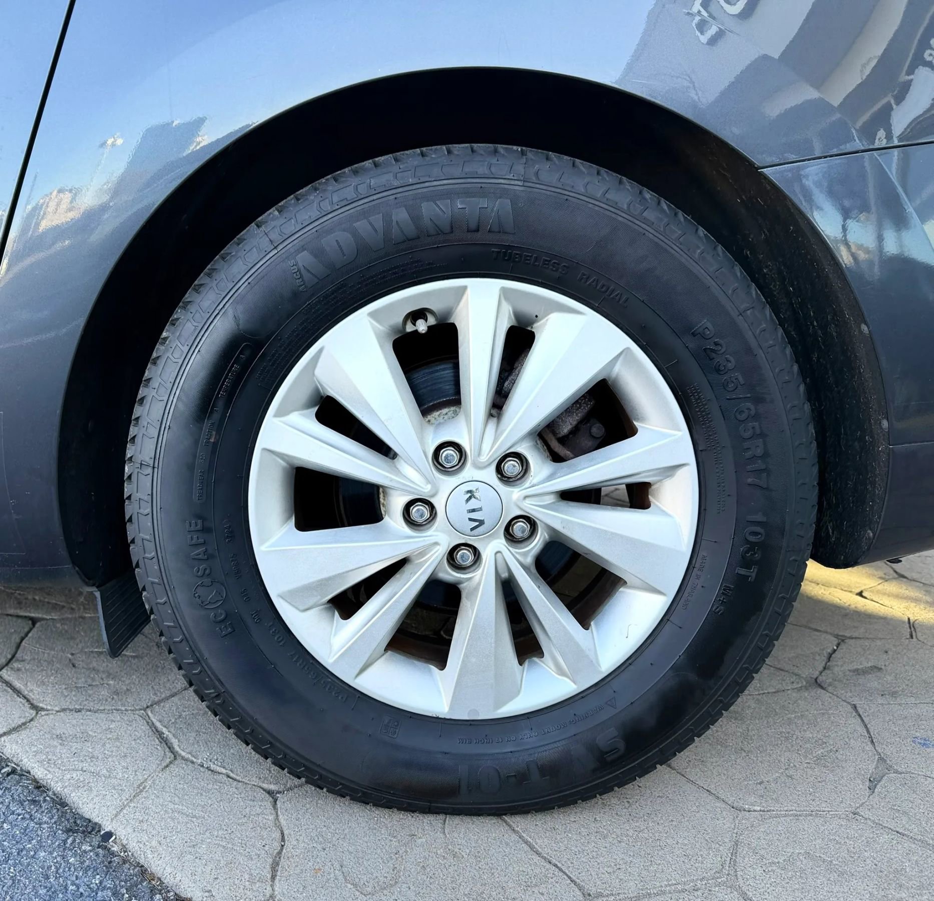 Used 2015 Kia Sedona LX w/ LX Convenience Package image 49