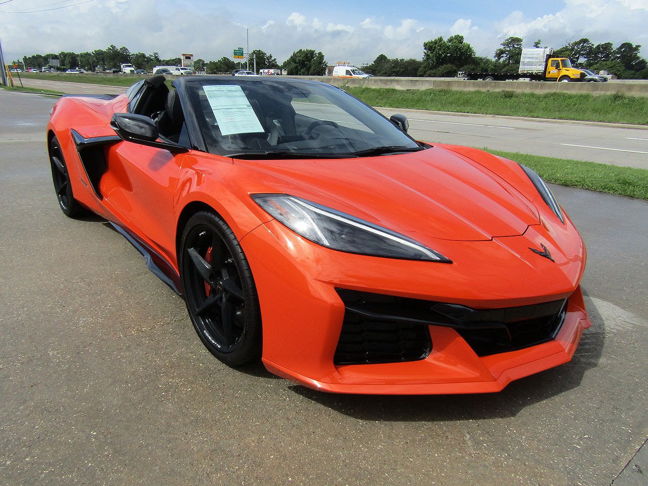 Used 2025 Chevrolet Corvette E-Ray w/ Stealth Interior Trim Package AWD/4WD image 3