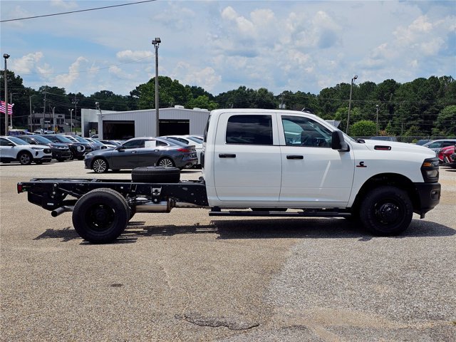 New 2026 RAM 3500 Tradesman AWD/4WD image 22
