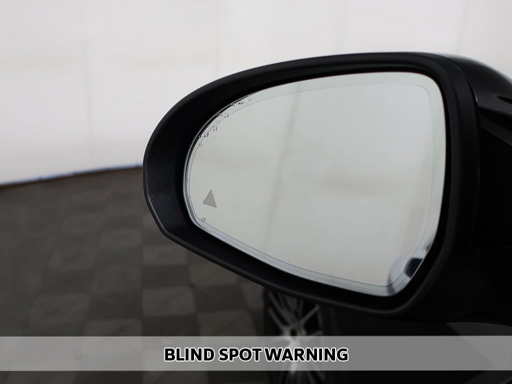 Used 2023 Mercedes-Benz C 300 4MATIC Sedan w/ Exclusive Trim Package image 7