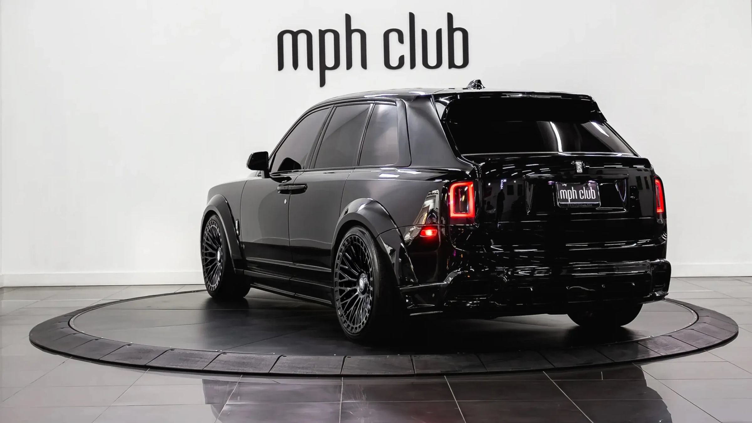 Used 2021 Rolls-Royce Cullinan AWD/4WD image 4