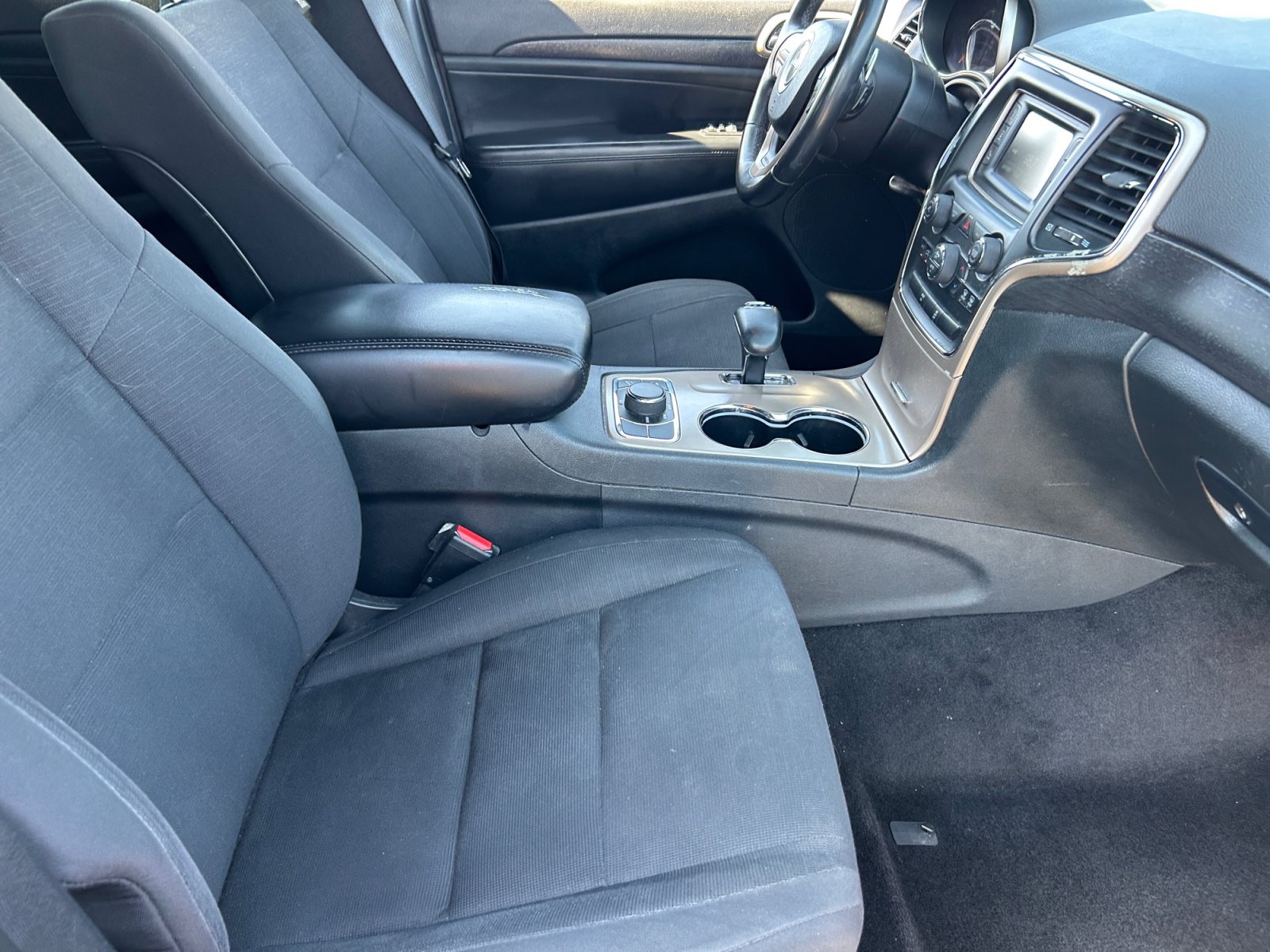 Used 2015 Jeep Grand Cherokee Laredo w/ Quick Order Package 23E AWD/4WD image 18