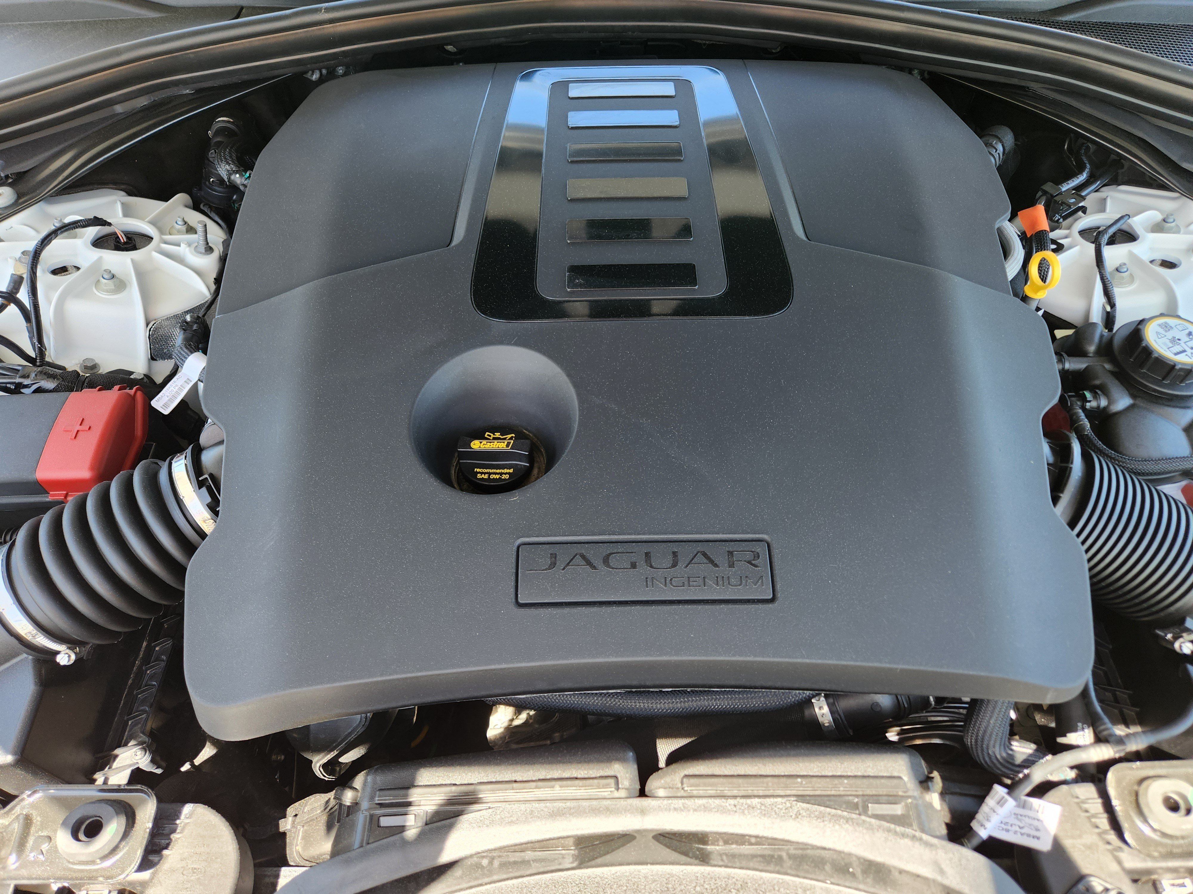 Certified 2024 Jaguar F-PACE R-Dynamic S AWD/4WD image 9