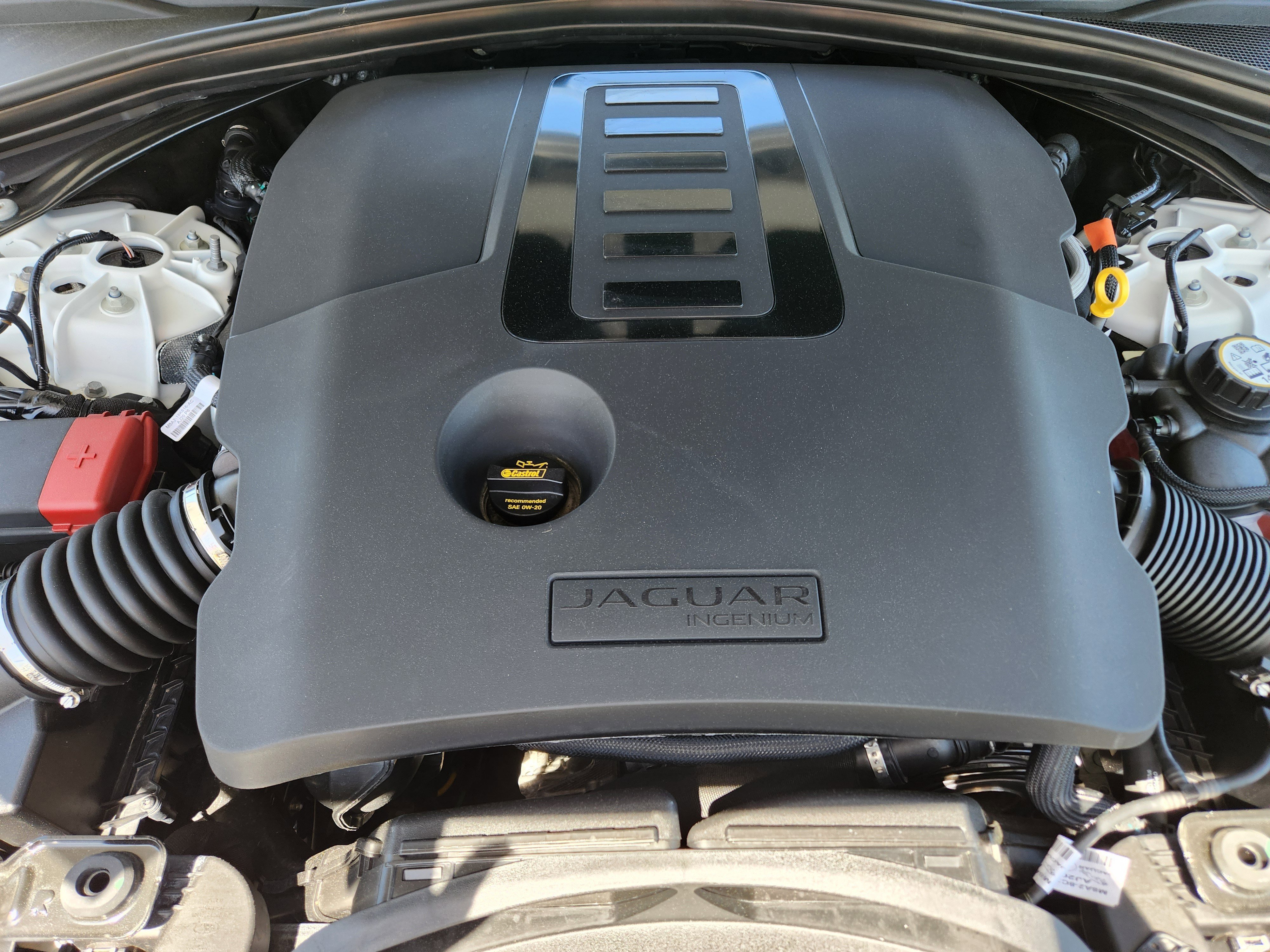 Certified 2024 Jaguar F-PACE R-Dynamic S AWD/4WD image 9