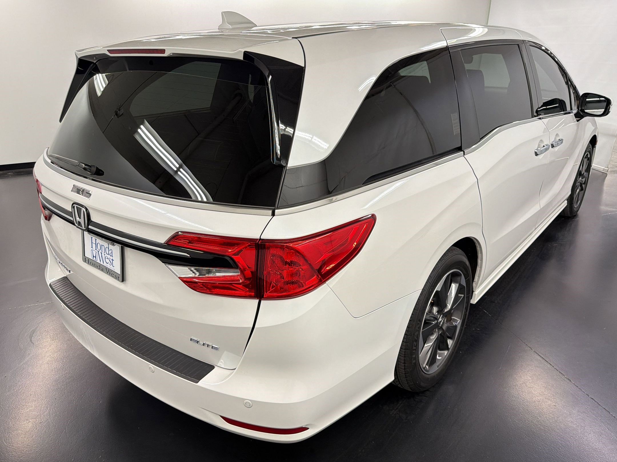 Certified 2023 Honda Odyssey Elite image 9