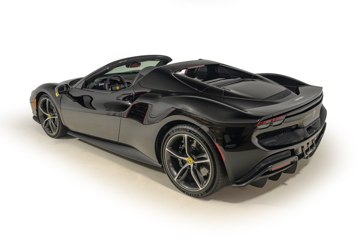 Used 2024 Ferrari 296 GTS RWD image 4