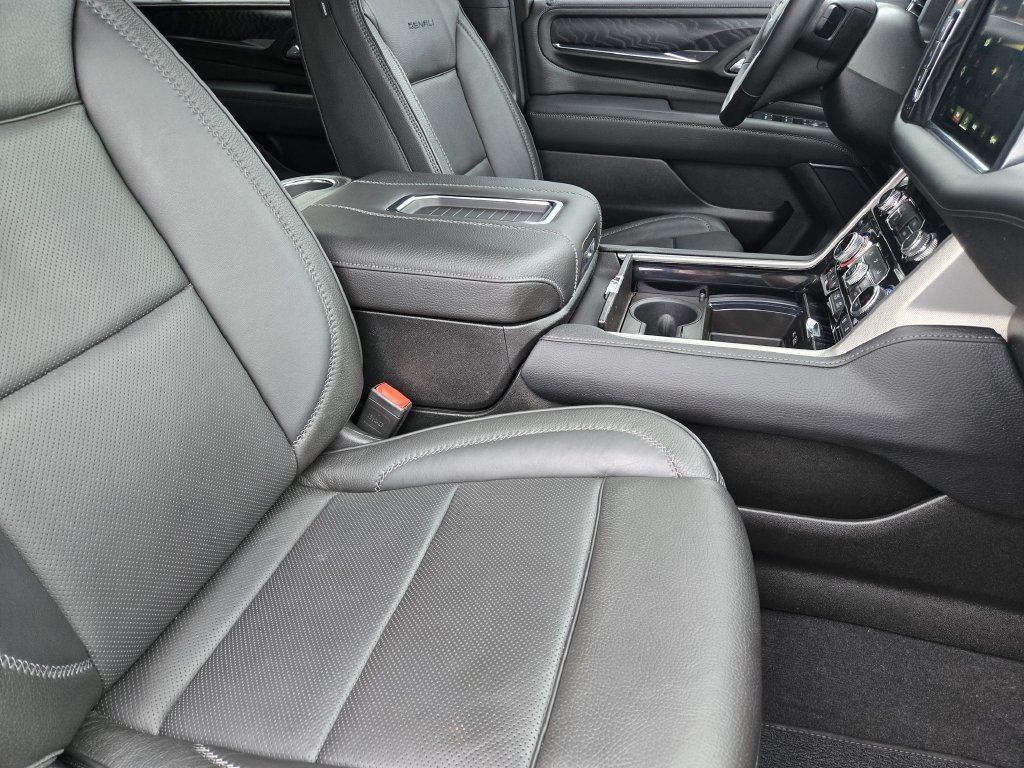 Certified 2024 GMC Yukon XL Denali AWD/4WD image 9