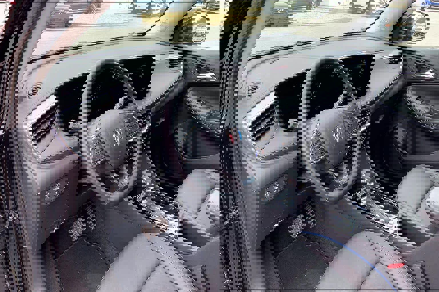 Used 2025 Buick Encore GX Sport Touring w/ Advanced Technology Package image 17