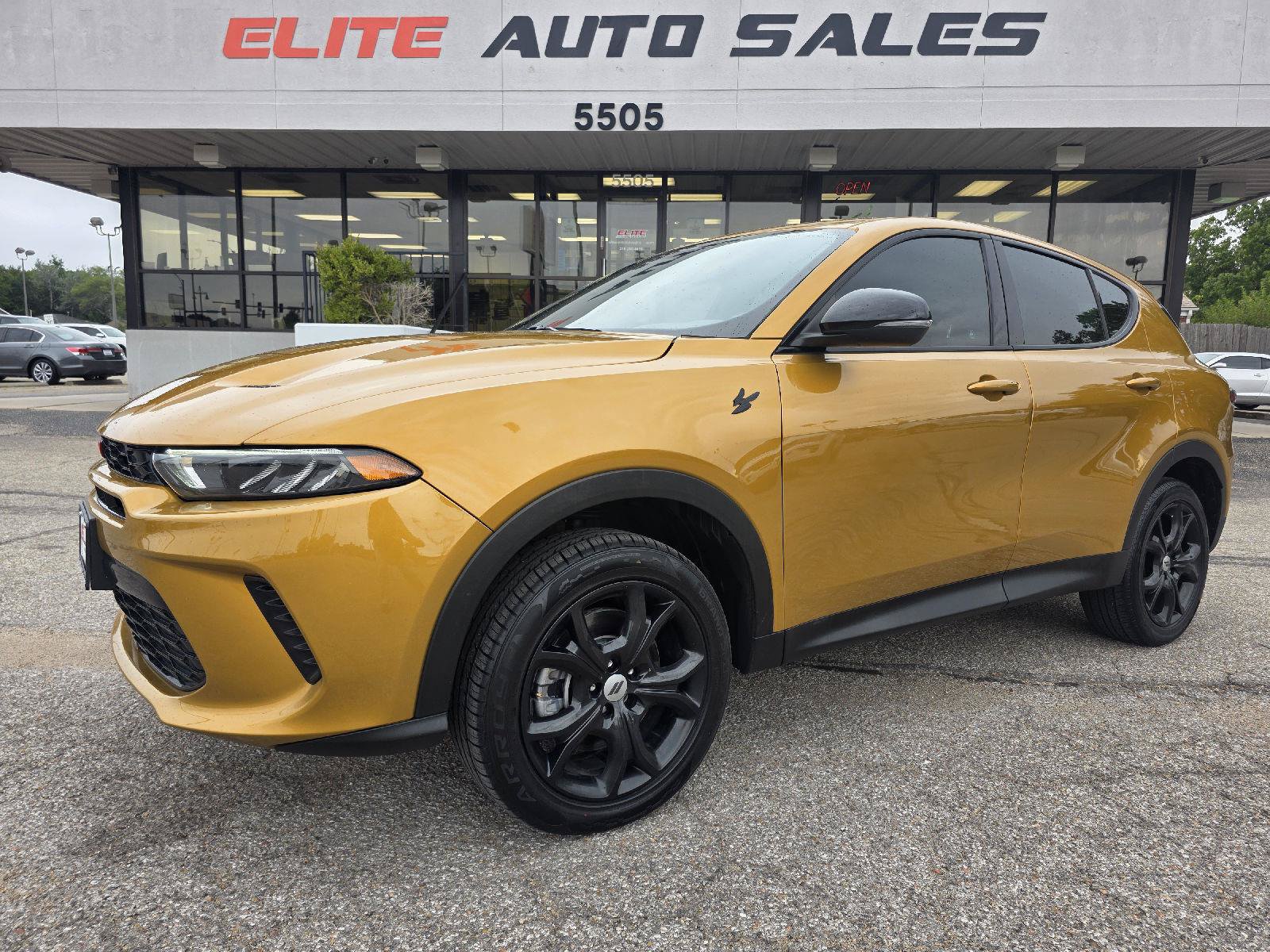 Used 2024 Dodge Hornet GT w/ GT Blacktop Package AWD/4WD image 2