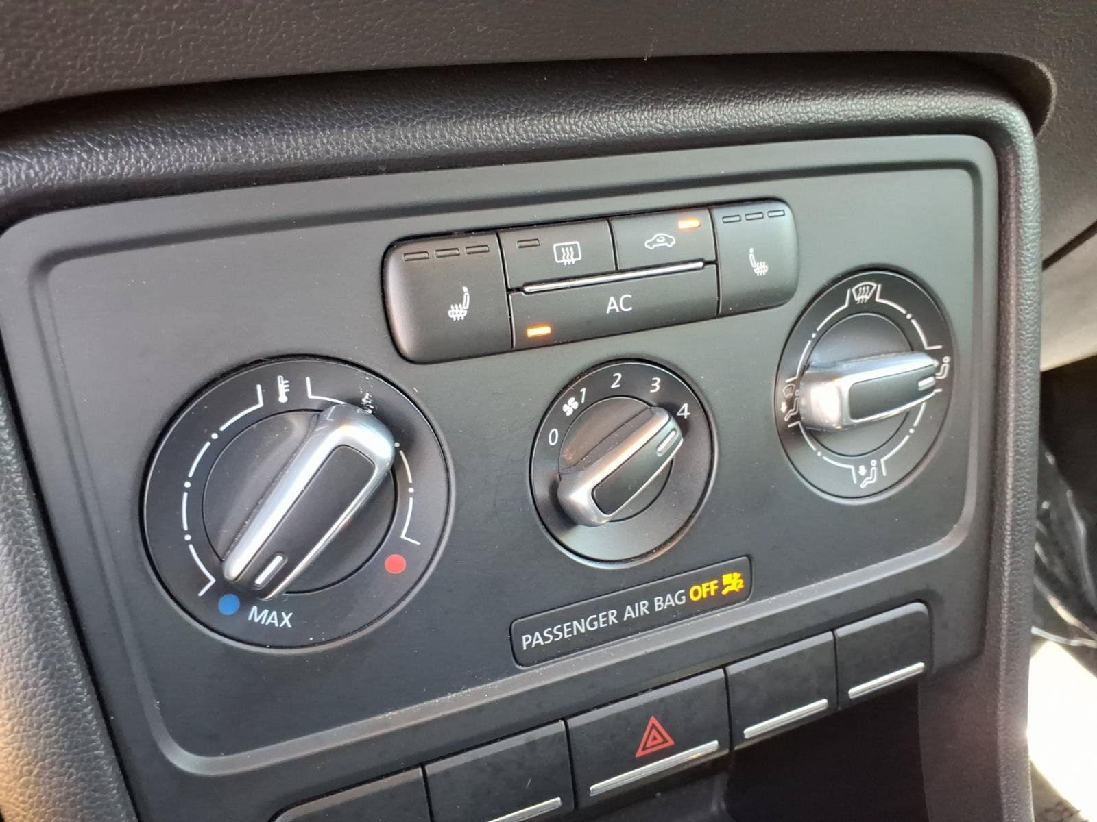 Used 2012 Volkswagen Beetle 2.5 FWD image 26