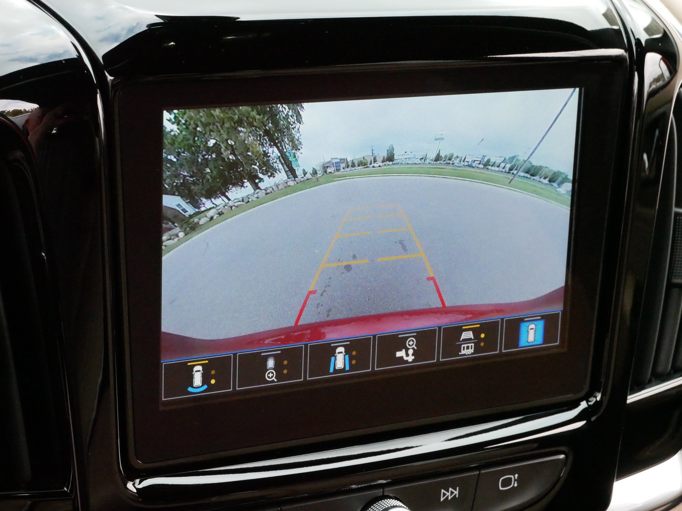 Used 2023 Chevrolet Traverse Premier image 32