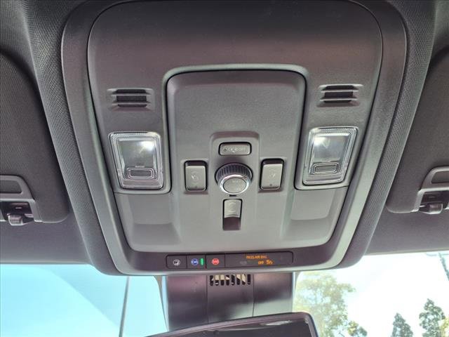 New 2025 Chevrolet Suburban Premier image 12