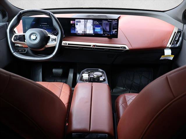 Used 2023 BMW iX xDrive50 w/ Sport Package image 21