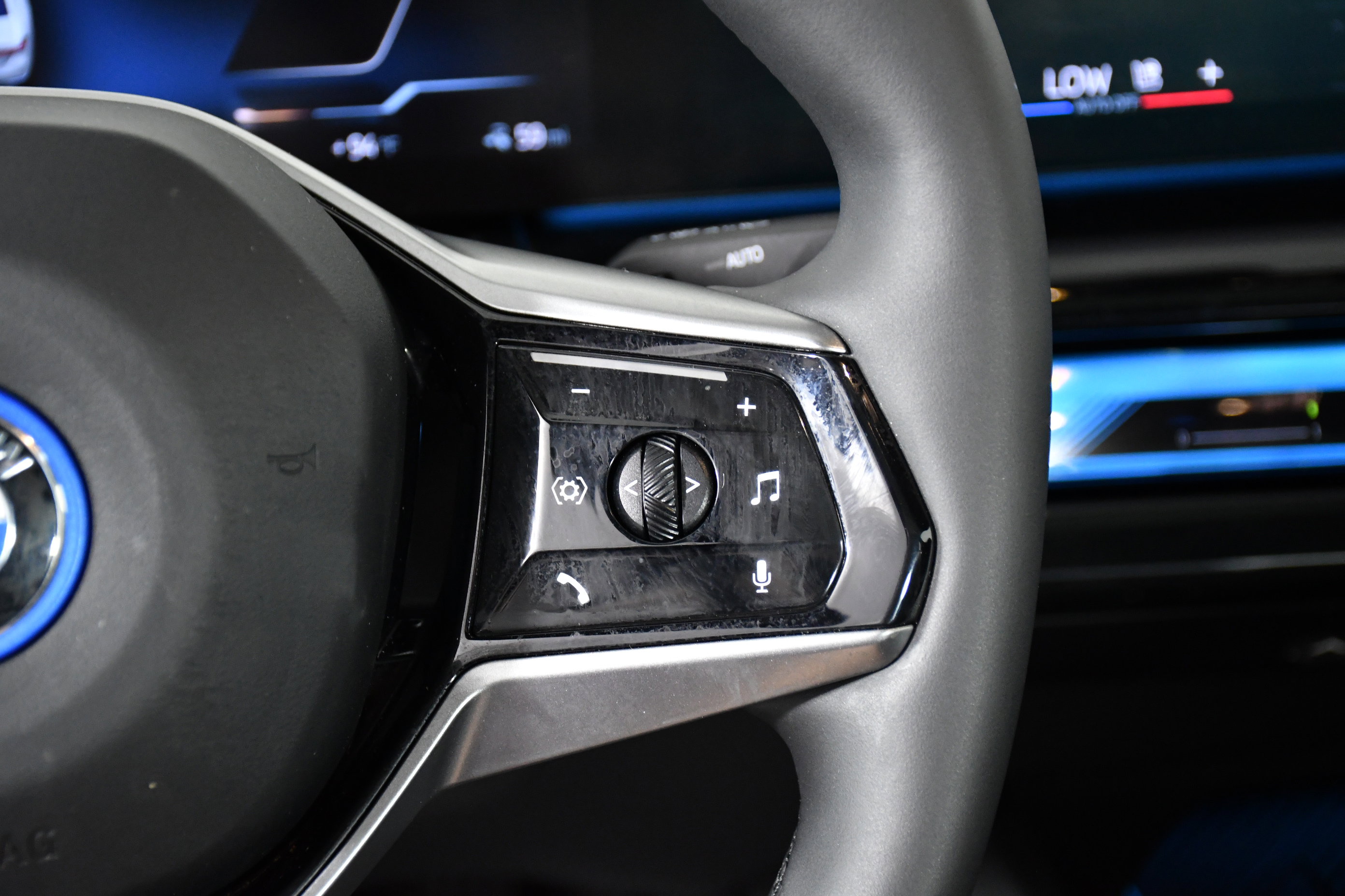 Used 2025 BMW i5 eDrive40i image 13
