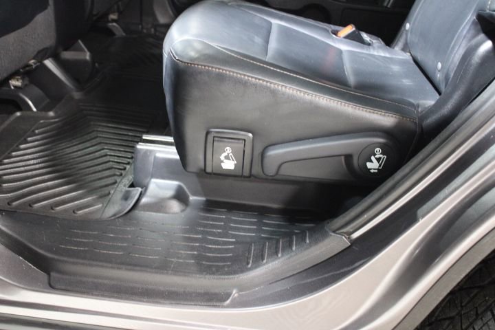 Used 2015 Toyota Highlander XLE image 52