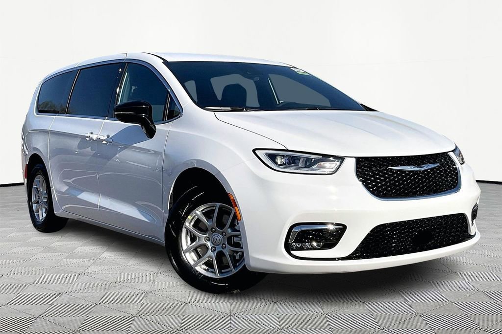 New 2026 Chrysler Pacifica Select FWD image 1