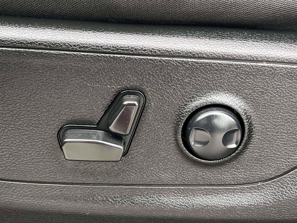 Used 2023 RAM 1500 Big Horn AWD/4WD image 19