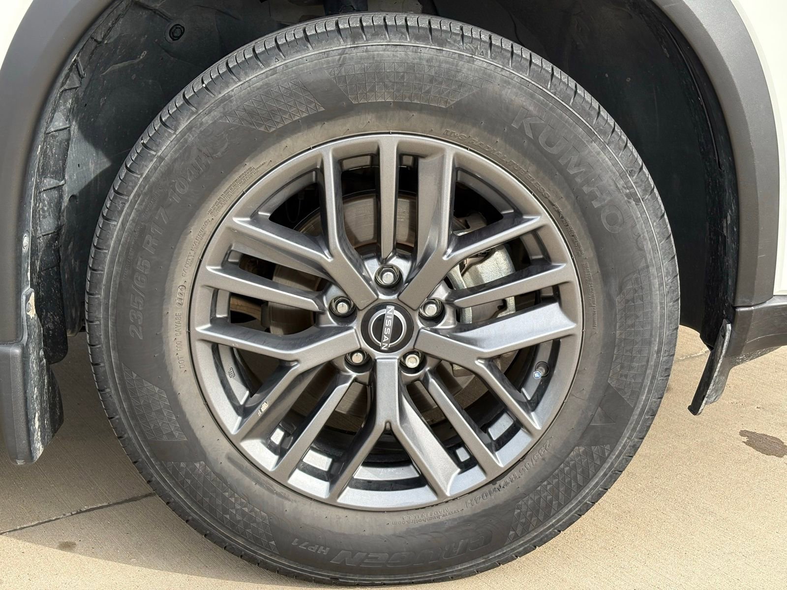 Used 2024 Nissan Rogue S image 10