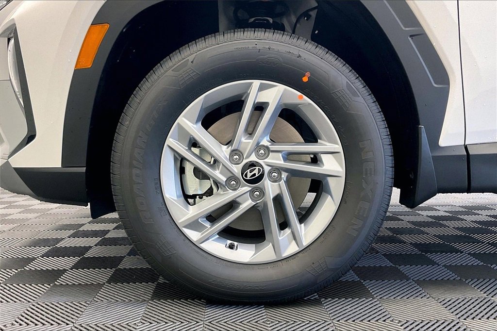 New 2025 Hyundai Tucson SE image 12