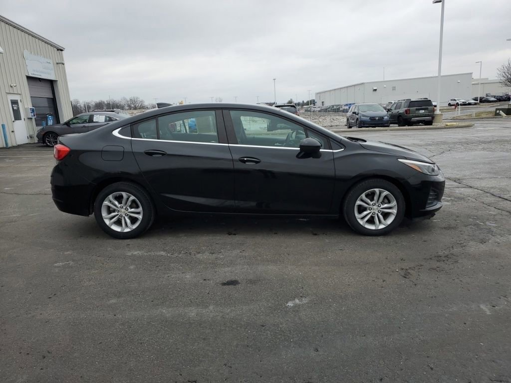 Used 2019 Chevrolet Cruze LT w/ Convenience Package image 8