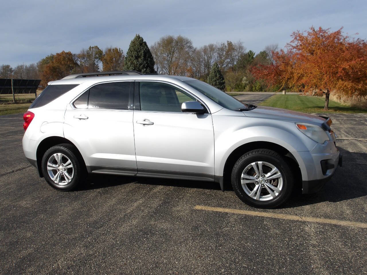 Used 2011 Chevrolet Equinox LT image 1