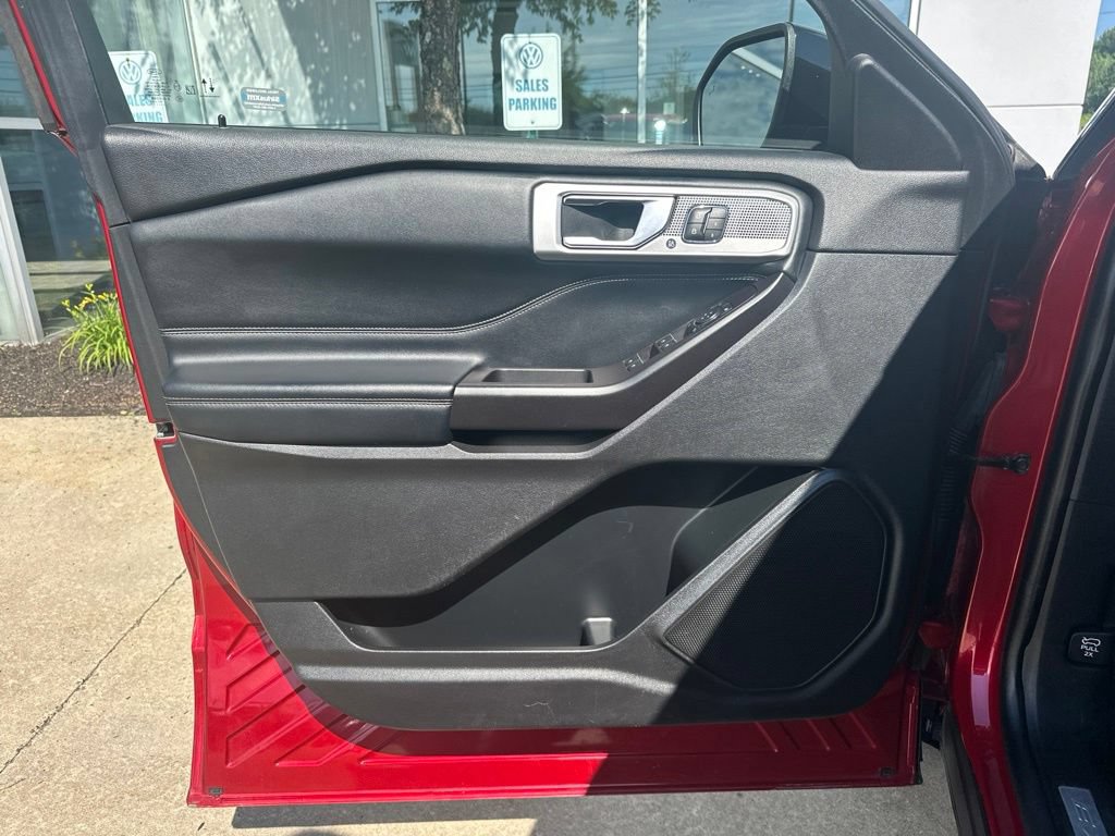 Used 2020 Ford Explorer Limited AWD/4WD image 16
