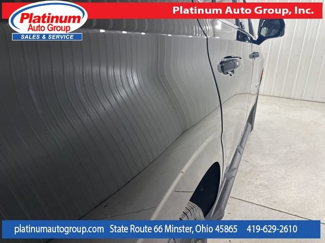 Used 2022 Chevrolet Tahoe LT w/ Luxury Package AWD/4WD image 39