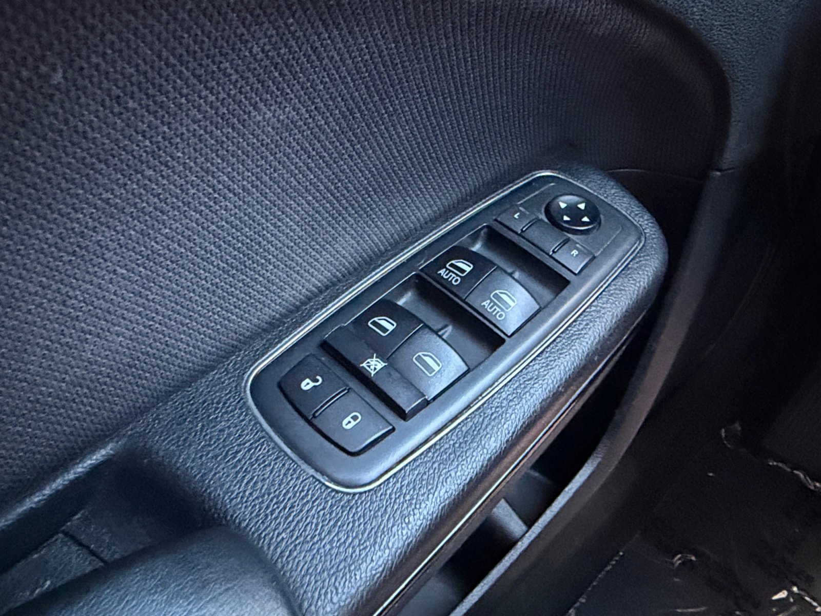 Used 2018 Dodge Charger SXT w/ Blacktop Package RWD image 16