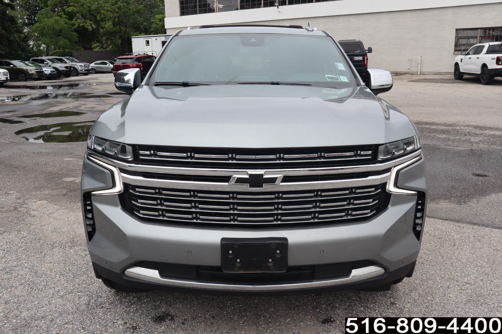 Used 2023 Chevrolet Suburban Premier AWD/4WD image 4