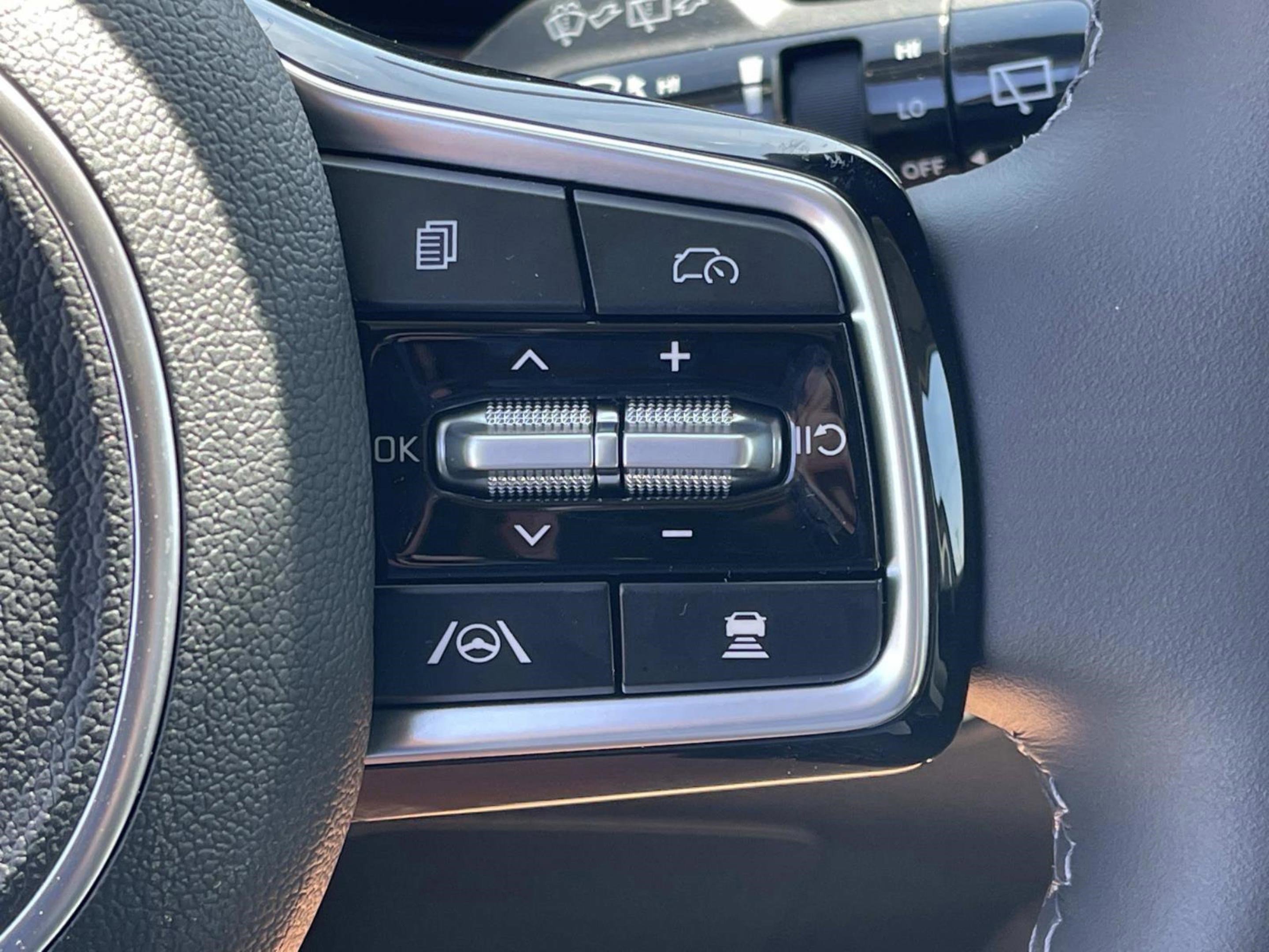 New 2026 Kia Carnival SX Prestige image 32