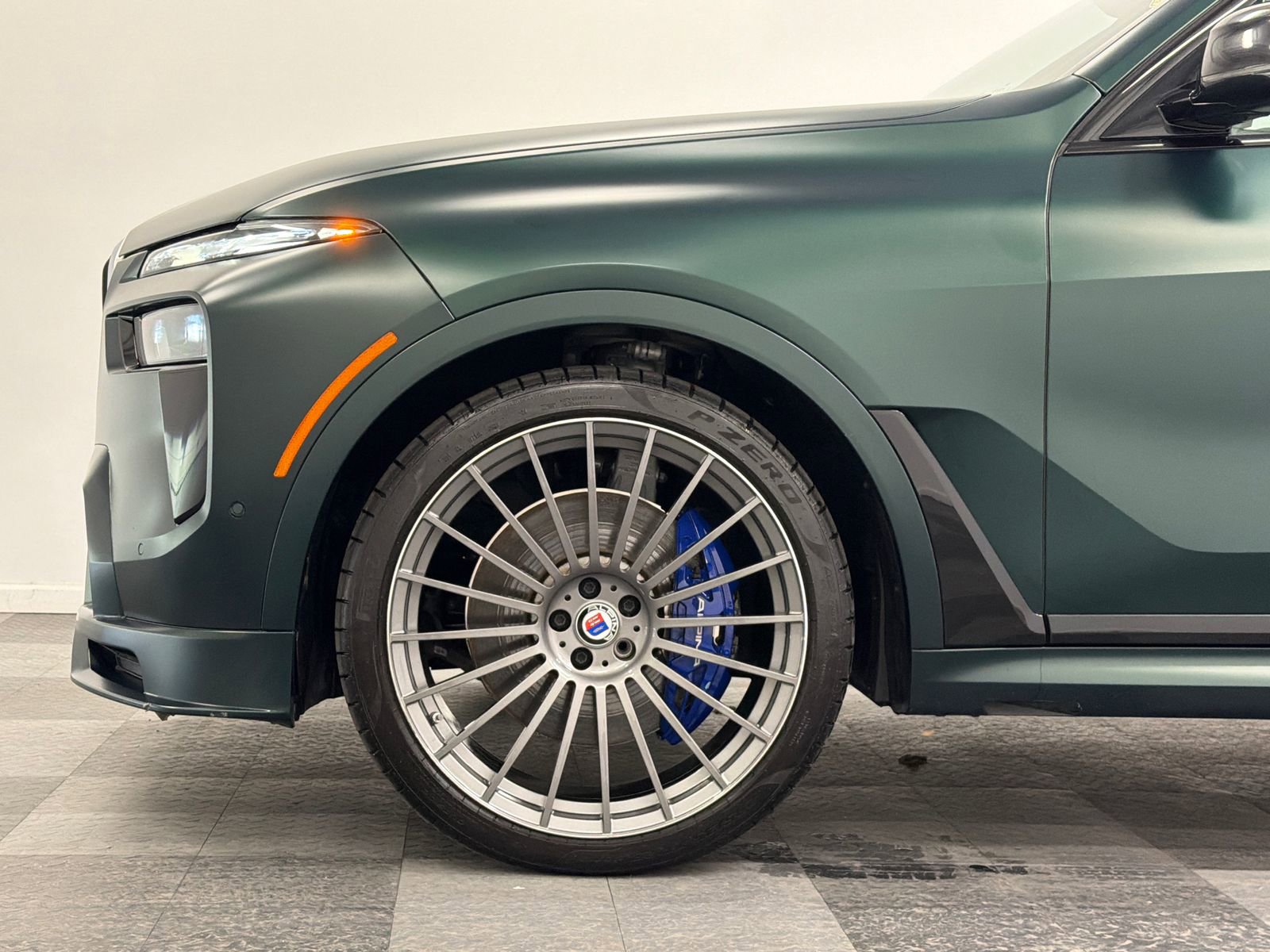 Used 2024 BMW ALPINA XB7 image 5