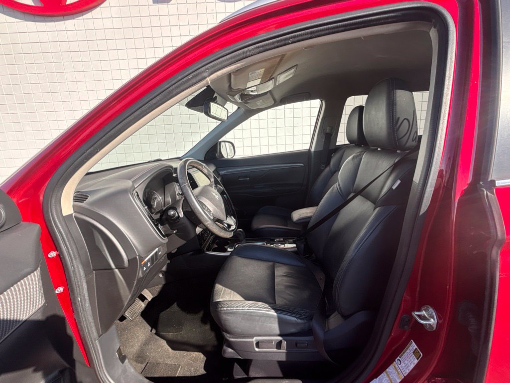 Used 2020 Mitsubishi Outlander SEL AWD/4WD image 3